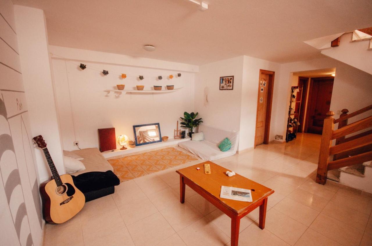 International Surf Camp Only Surf Hostel Corralejo Exterior photo