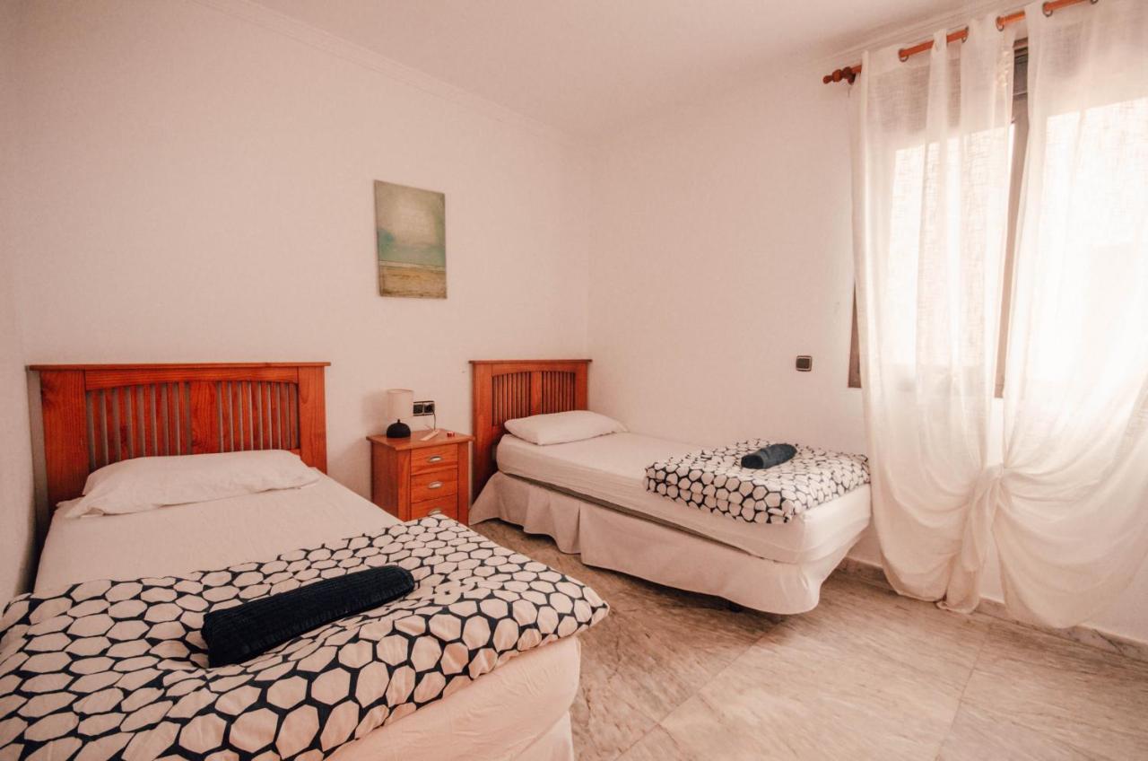International Surf Camp Only Surf Hostel Corralejo Exterior photo